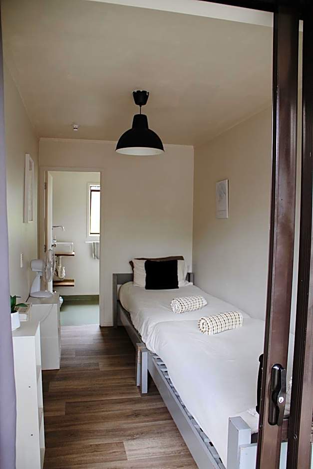 Hugo & Carters Backpackers & Motel