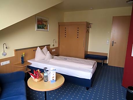 Budget Single Room