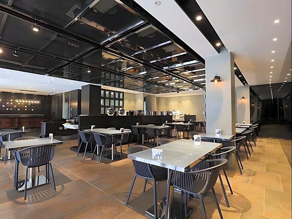 Royal Group Hotel Buo Ai Branch