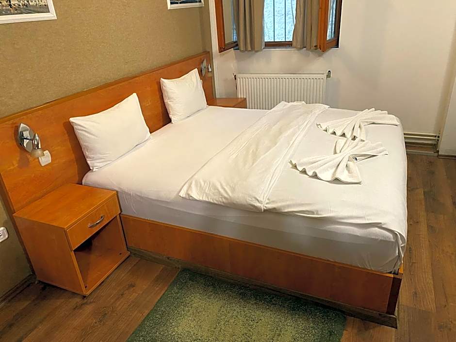 Easy Star Hotel