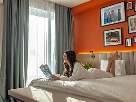 Ascona Lodge, Pool & Garden Retreat