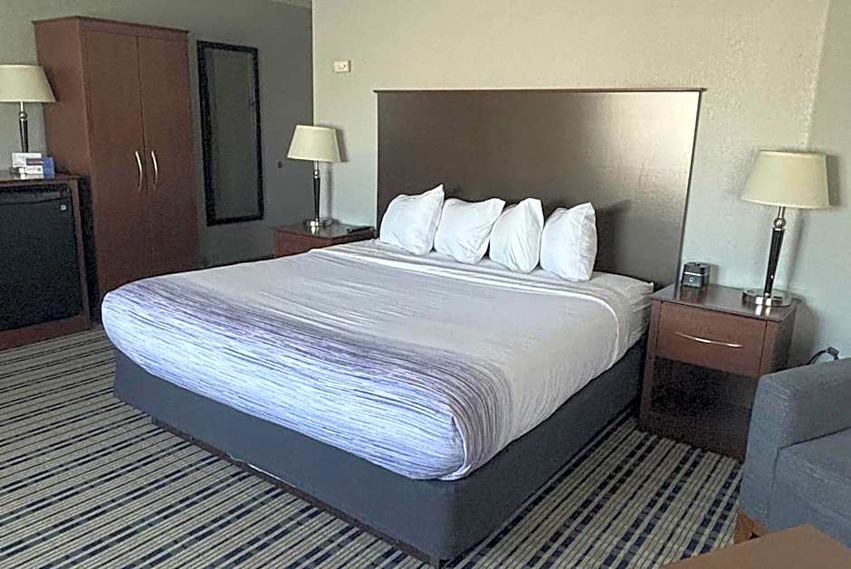 AmericInn by Wyndham Fergus Falls - Conference Center