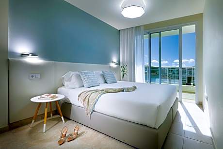 One-Bedroom Apartment with Balcony