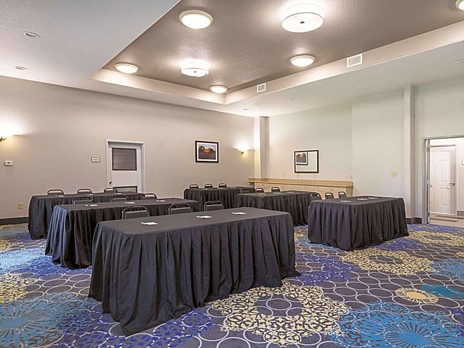 La Quinta Inn & Suites by Wyndham San Antonio Northwest
