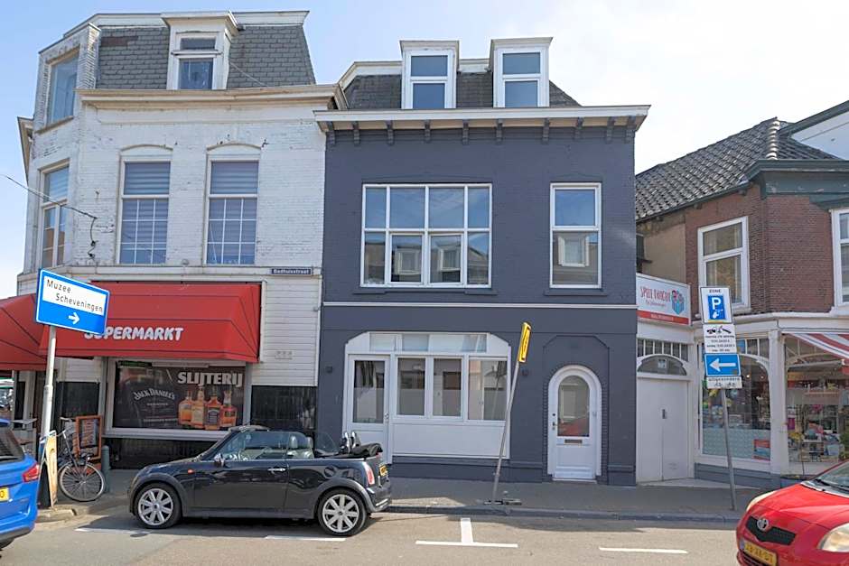 Modern two bedroom apartment close to the beach