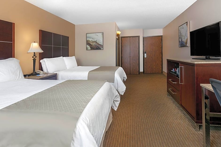 Wyndham Riverfront Hotel