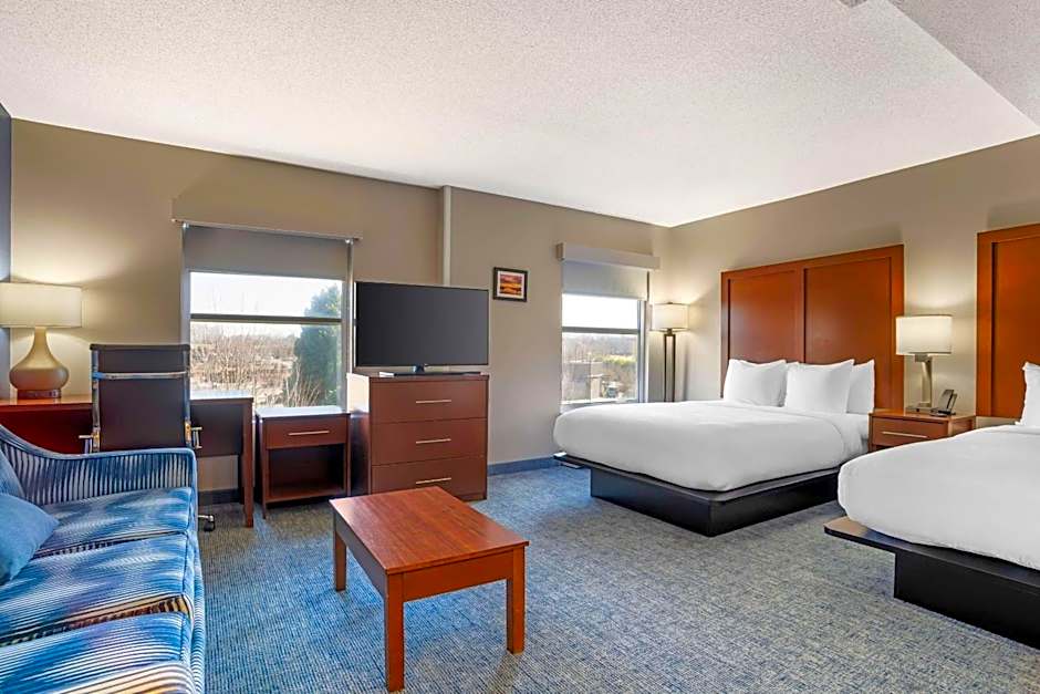 Comfort Suites near Birkdale Village - Huntersville