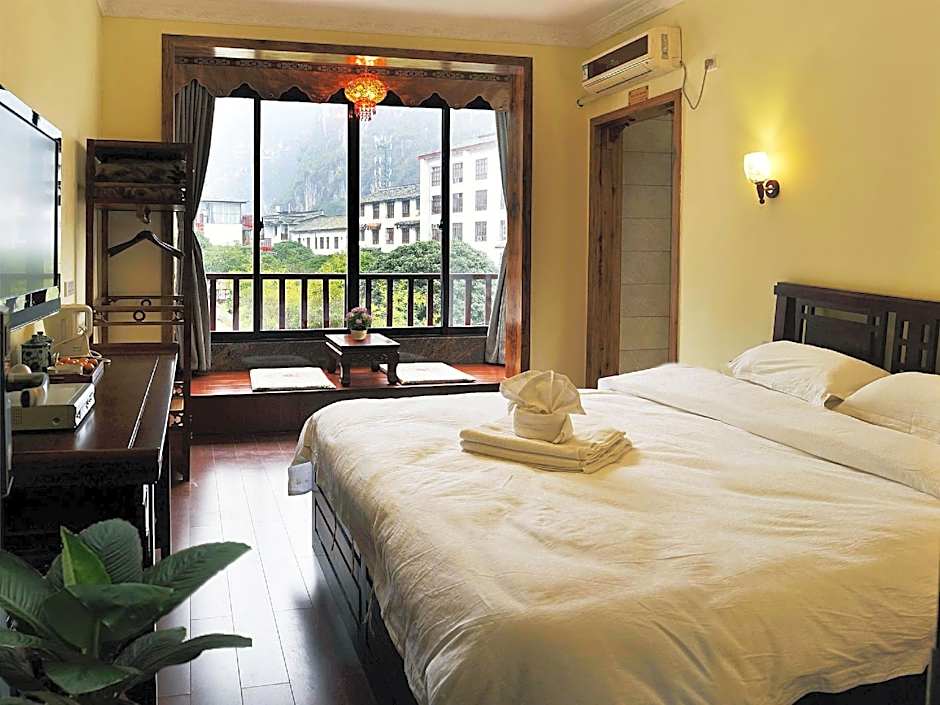 Yangshuo River View Hotel