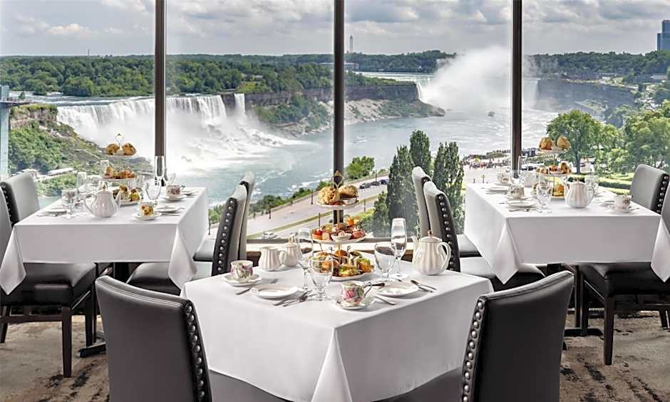 The Brock Niagara Falls Fallsview, Tapestry by Hilton