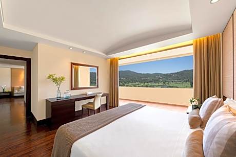 Superior One bedroom Suite Golf View