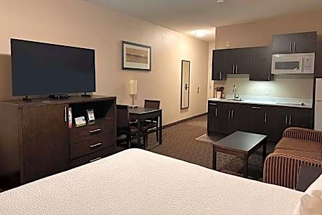 King Suite with Kitchenette - Non-Smoking - First Floor