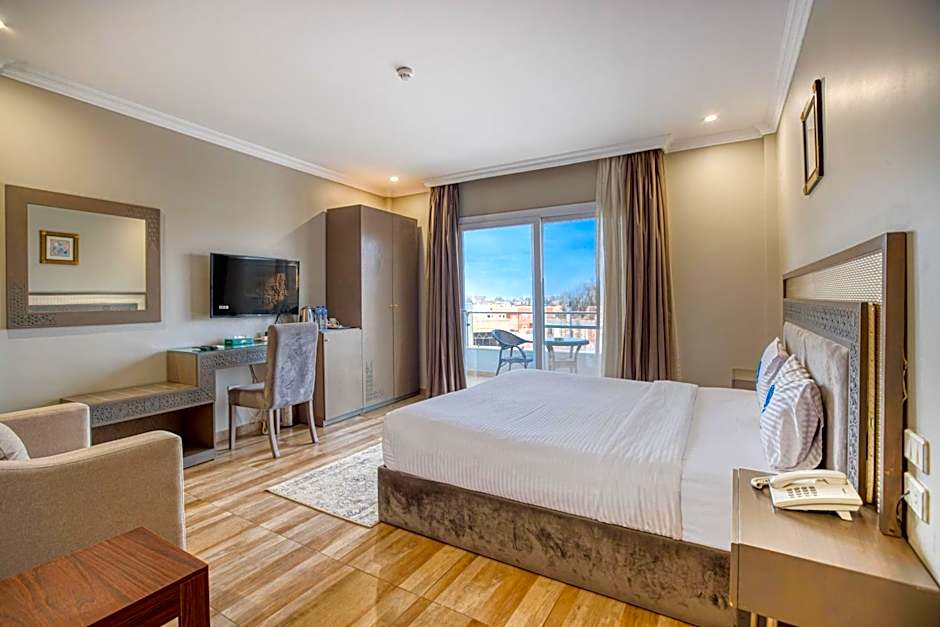 Mamlouk Pyramids Hotel