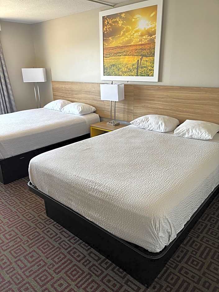 Days Inn by Wyndham West Branch Iowa City Area