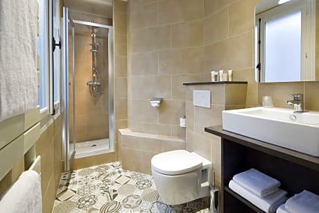 Double Room (1 Double Bed)