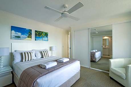 Superior Three-Bedroom Apartment - Water Front