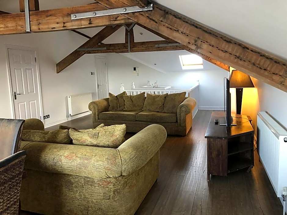 Beach House - Penthouse 3 Bed Apartment