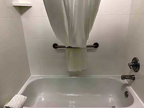 1 King Bed, Mobility Accessible, Bathtub, Non-Smoking, Full Breakfast
