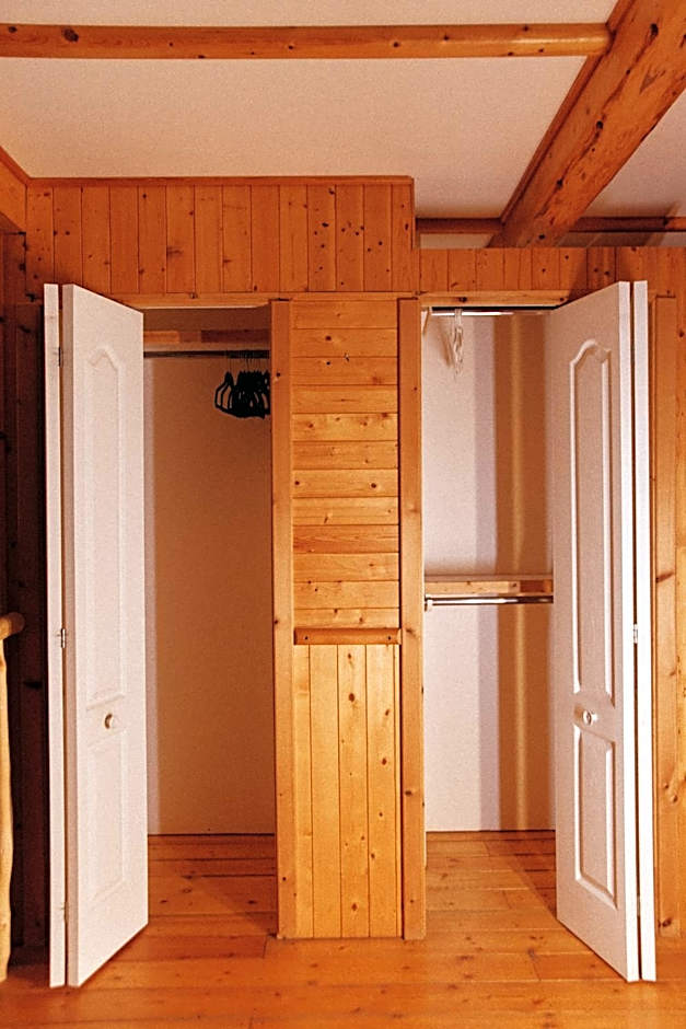 Rustic Executive Cabin at Beaverfoot