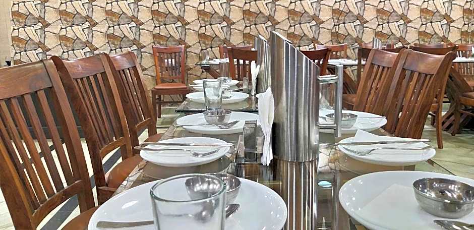 Hotel Chintpurni International