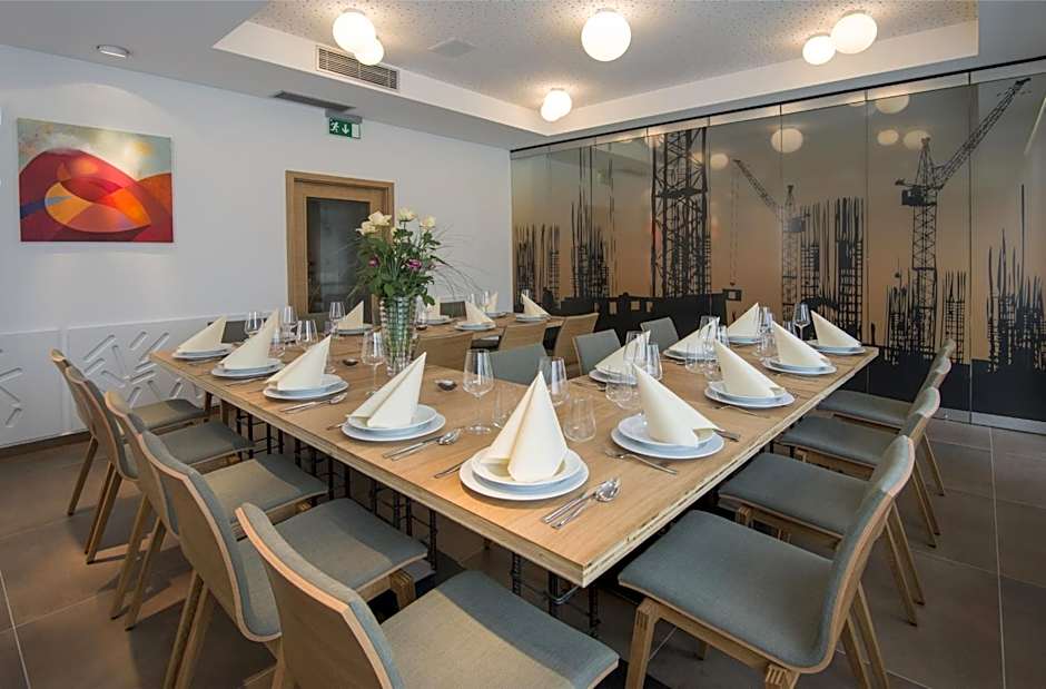 HOTEL A RESTAURACE U STAVAŘE