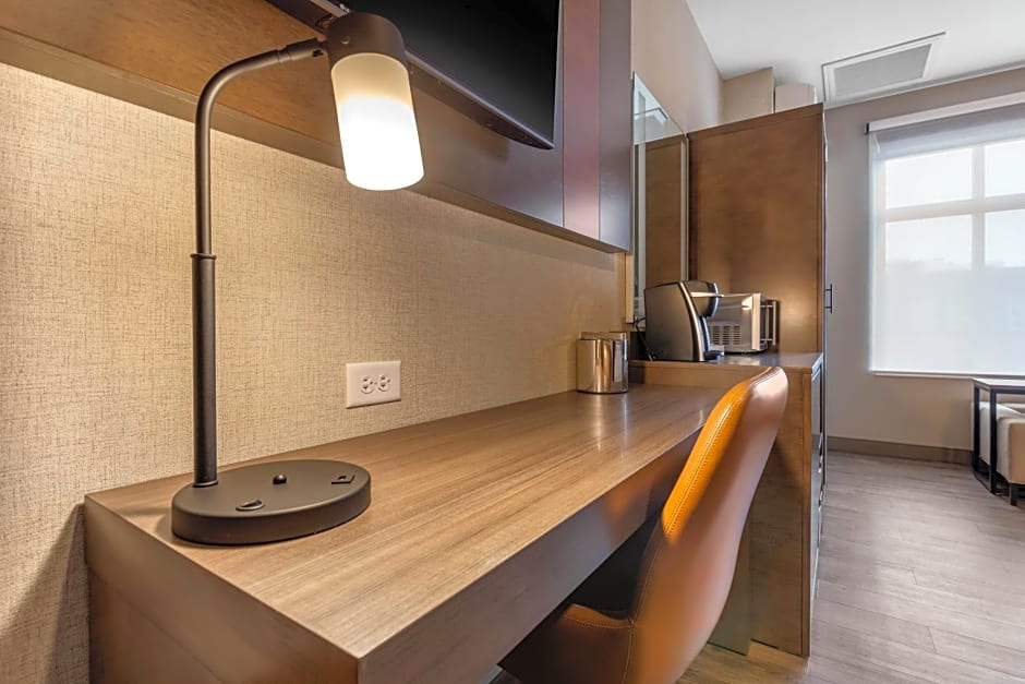 Cambria Hotel Omaha Downtown