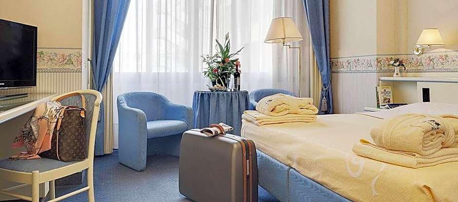 Hotel Bristol Buja