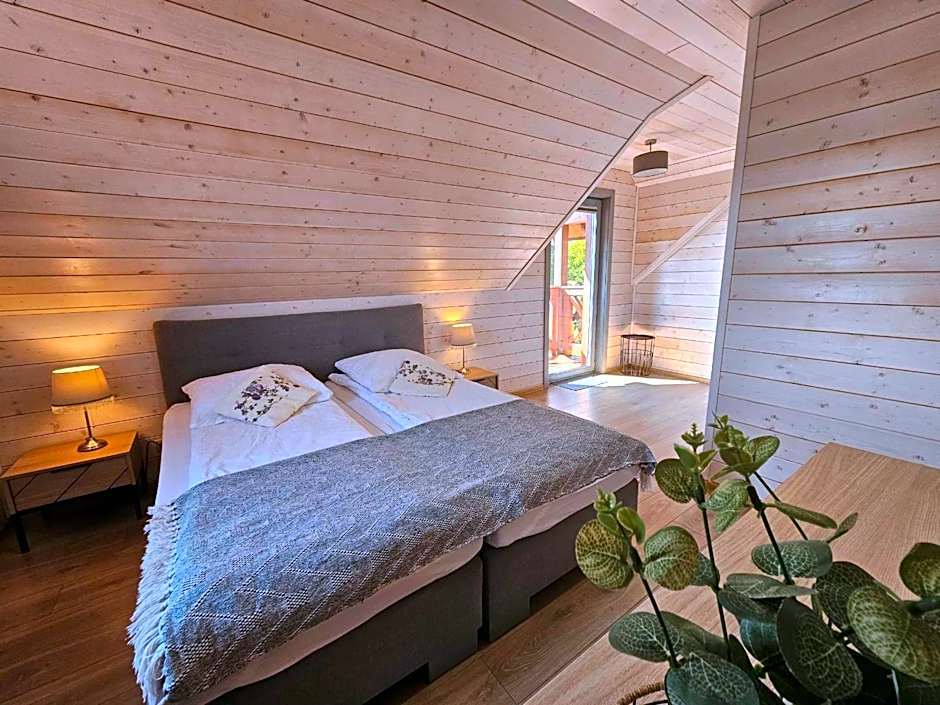 MILOCHÓWKA - dom drewniany bliźniak