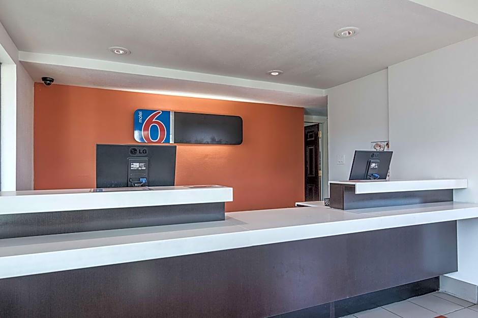 Motel 6-Texarkana, AR