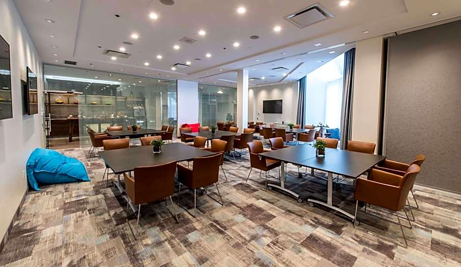 Hilton Montreal Laval