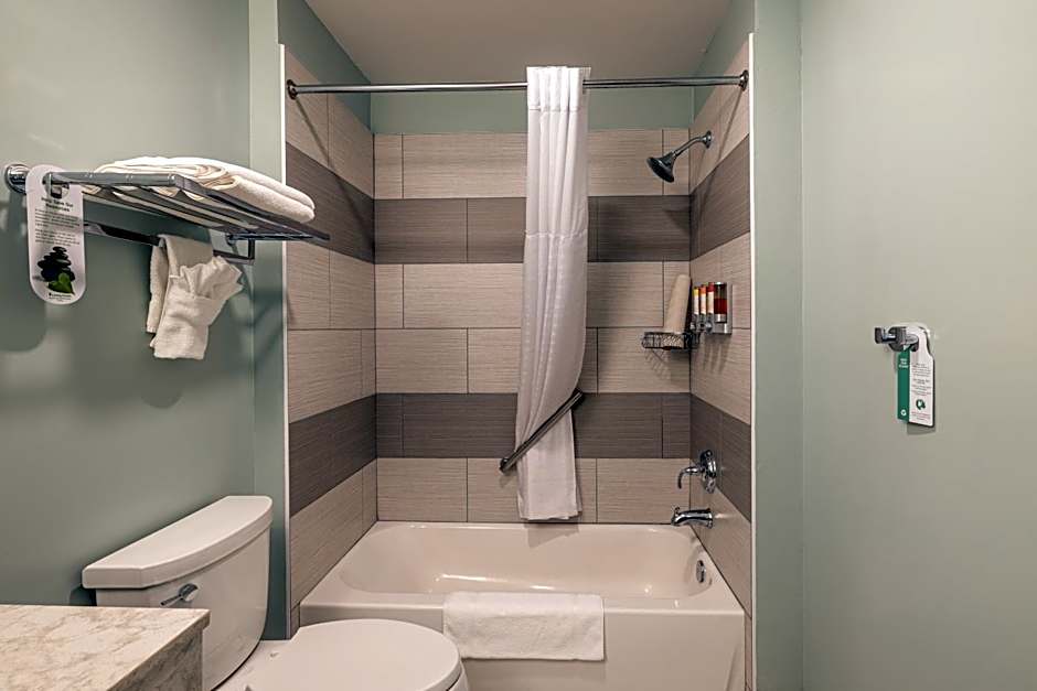 Inn At Moss Landing Point