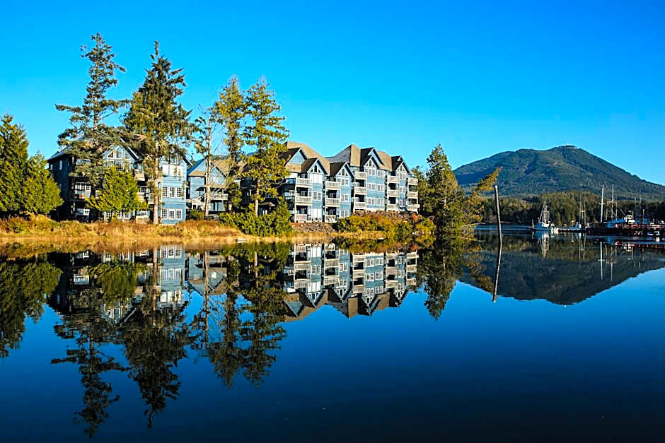 Waters Edge Shoreside Suites