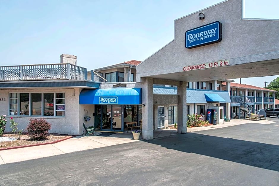 Rodeway Inn & Suites Colorado Springs