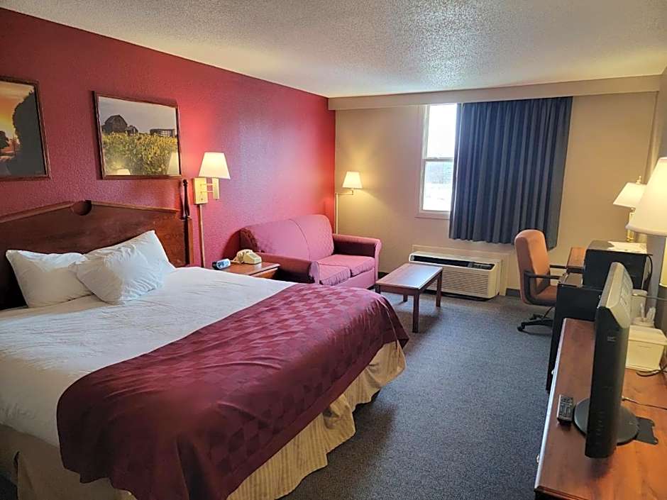 Ramada by Wyndham Angola/Fremont Area