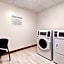 Holiday Inn Express & Suites - Detroit - Dearborn By IHG