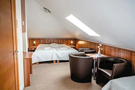 Triple Room with Bath