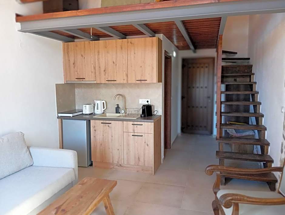 Annousa's House & Studios