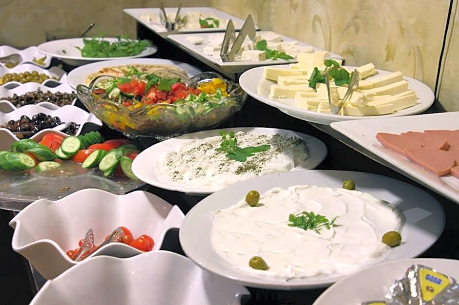 King Suites Hotel