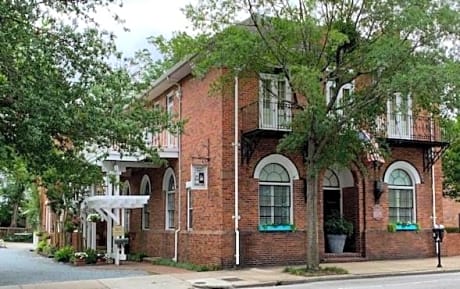 Front Street Inn