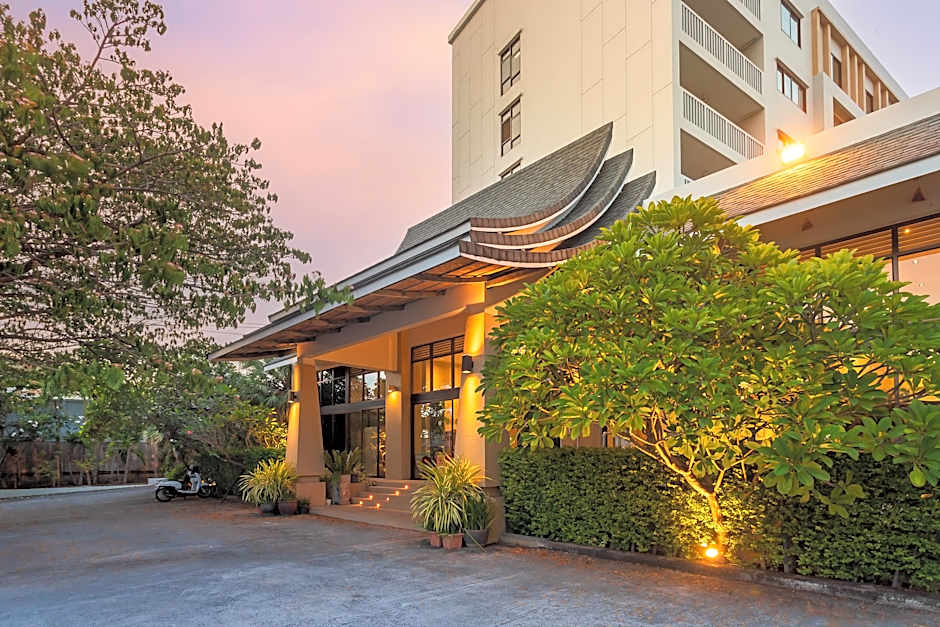 Recenta Phuket Suanluang by Deevana