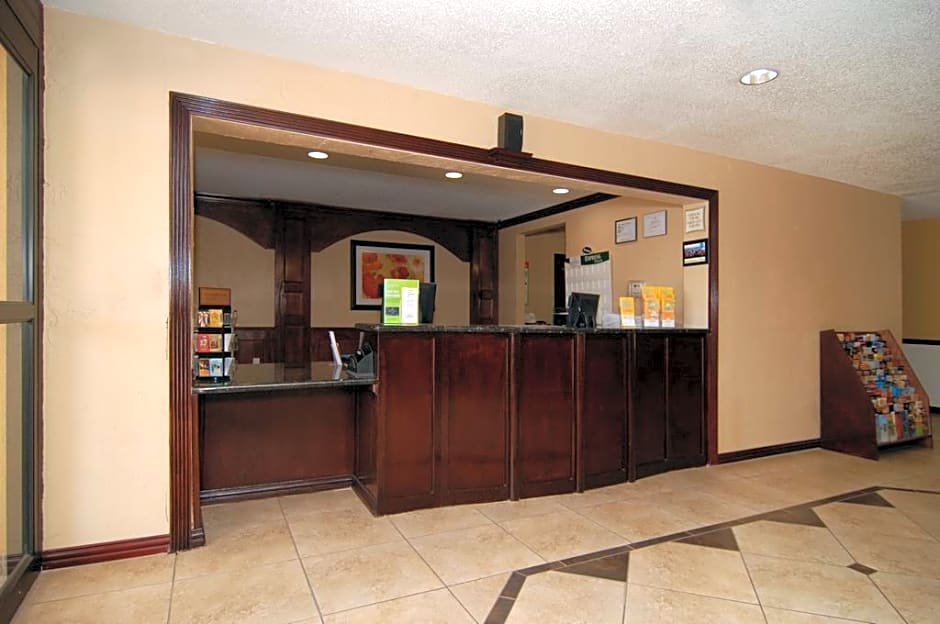 Comfort Inn North Dallas Near the Galleria