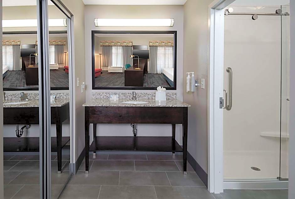 Hampton Inn By Hilton & Suites - Raleigh Downtown