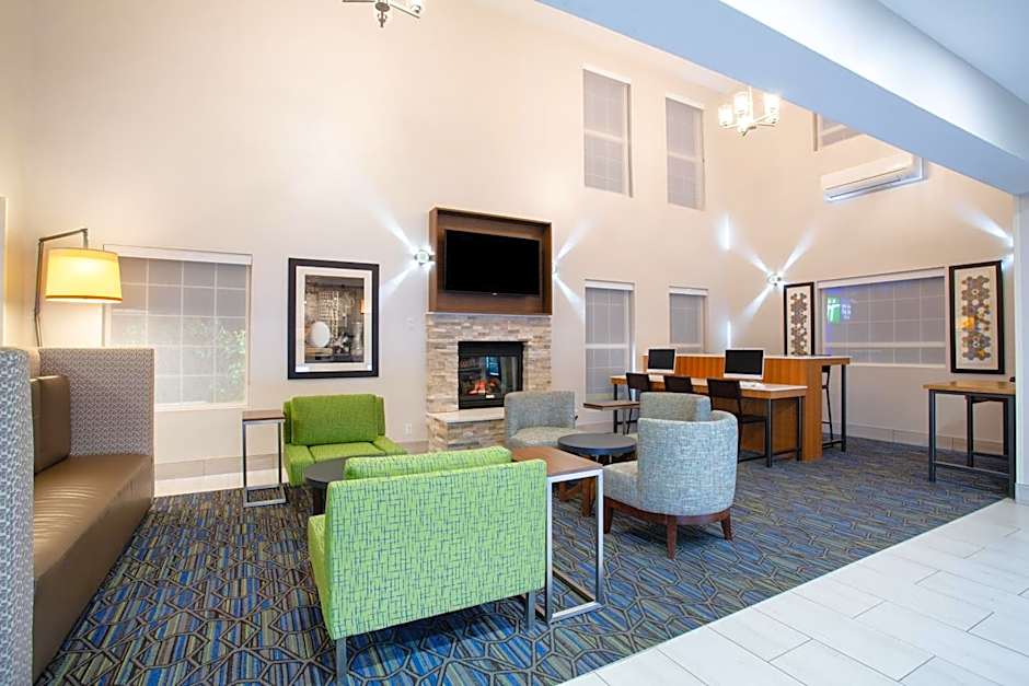Holiday Inn Express and Suites Lincoln City By IHG