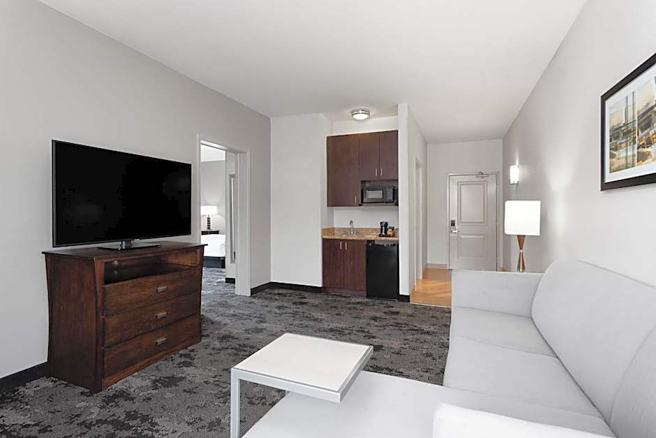 La Quinta Inn & Suites by Wyndham Columbus - Edinburgh