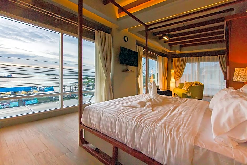 Kroque Boutique and Bistro Hotel