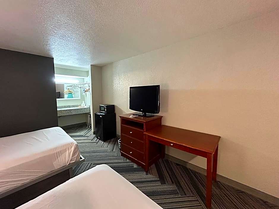 Motel 6 Ada OK