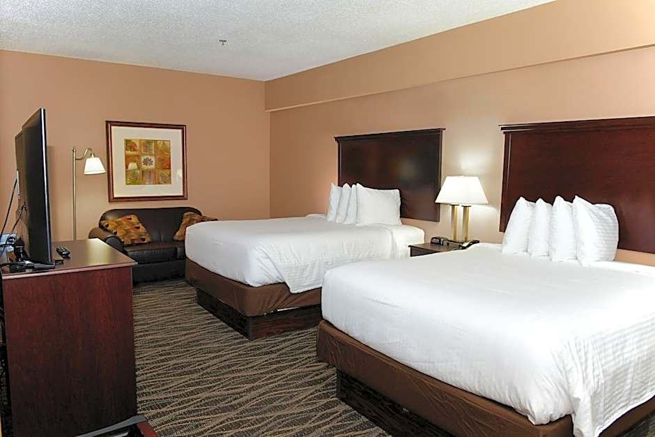 Cobblestone Inn & Suites - Denison | Majestic Hills