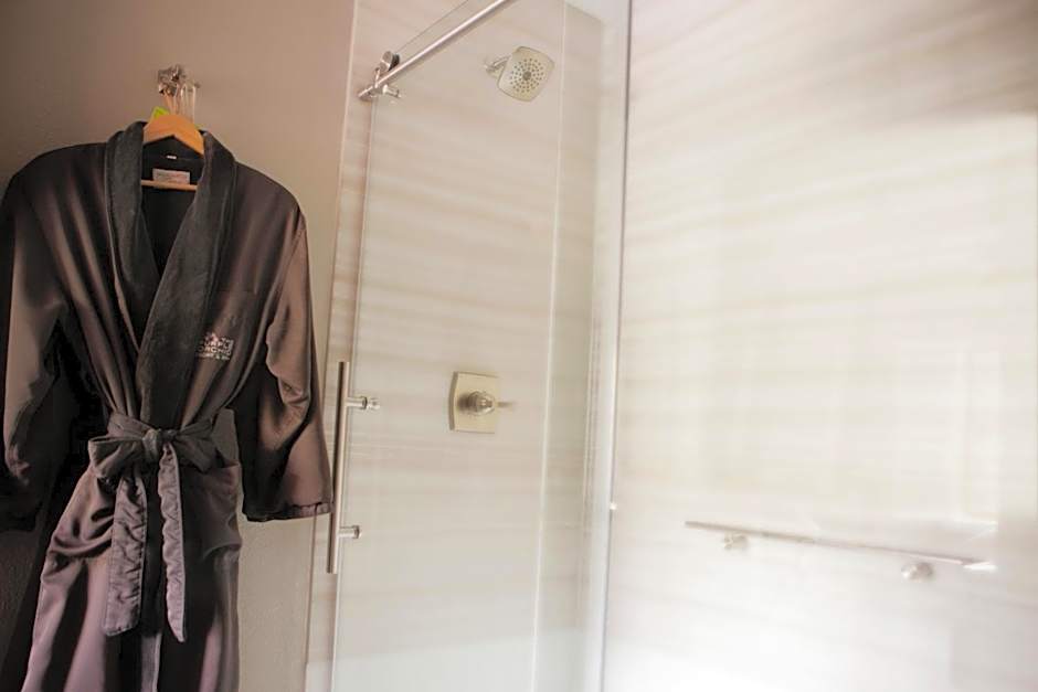 Photo 1 of 3 of Double Room