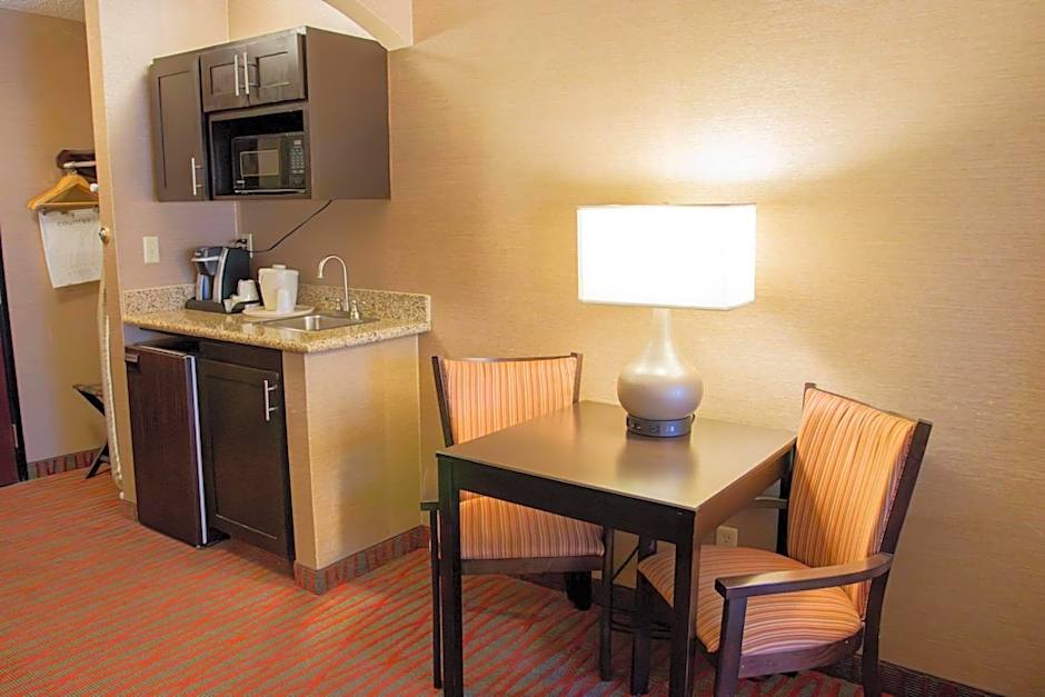 Country Inn & Suites by Radisson, Garden City, KS