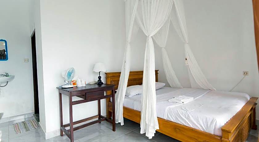 Aris Homestay and Warung Made