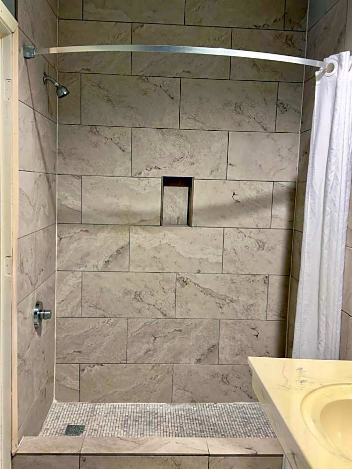 Island Suites Hobby Airport